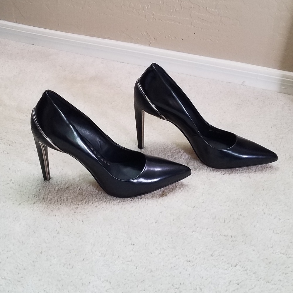 DOLCE VITA black accent pointed toe pumps NEW - Picture 3 of 8